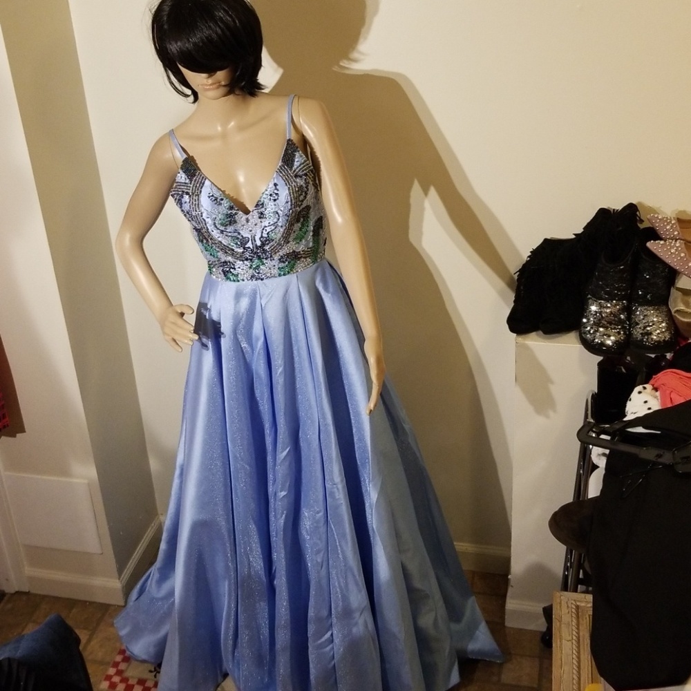 Nwot Beaded shimmery‎ gown